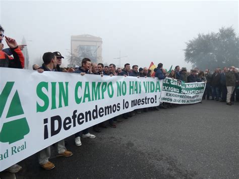 Los agricultores y ganaderos repartirán alimentos de la tierra este