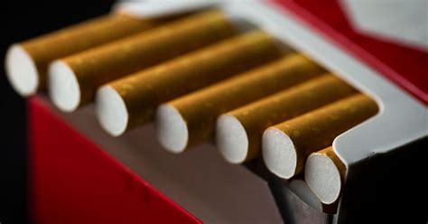 Le Er Mars Le Paquet De Cigarettes Marlboro Sera Vendu Euros L