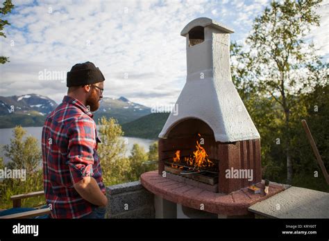 An outdoor fireplace Stock Photo - Alamy