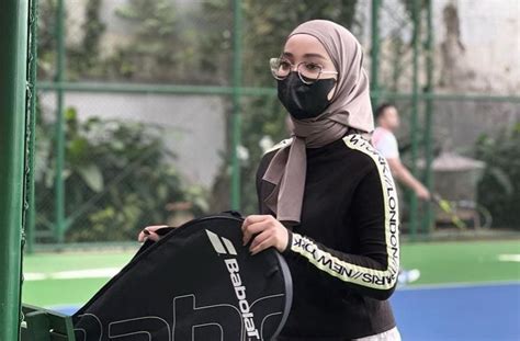 Potret Asisten Baru Raffi Ahmad Cantik Berhijab Mirip Gita Savitri