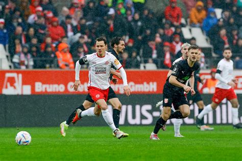 Rot Weiss Essen Hallescher FC Rot Weiss Essen