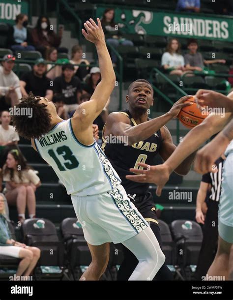 New Orleans USA 25th Feb 2024 Tulane Green Wave Guard Tre Williams