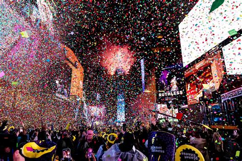 Times Square On Twitter This Midnight Moment In Times Square On New