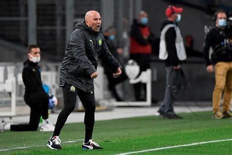 Séville FC Sans club depuis son départ de lOM Jorge Sampaoli