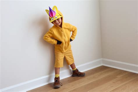 No-Sew Donkey Hodie Costume | Crafts for Kids | PBS KIDS for Parents