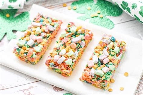 fruity pebble marshmallow cereal bars - Aileen Cooks