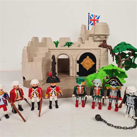 Playmobil Forteresse Pirates Et Anglais Figurines Et Accessoires