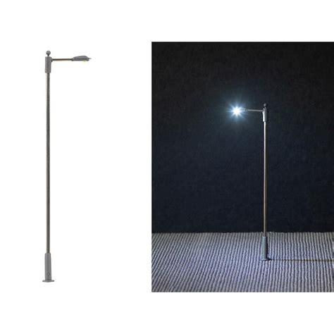 Lampadaire moderne à LED HO 1 87 FALLER 180202