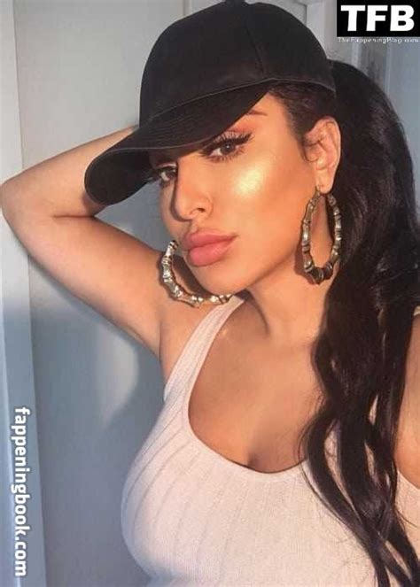 Huda Kattan Nude Onlyfans Leaks Fappening Fappeningbook