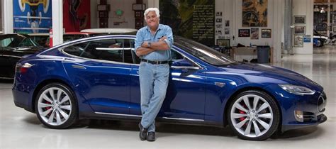 Jay Leno Grazes Cops Car When Parking Tesla For Comedy Gig Autoevolution