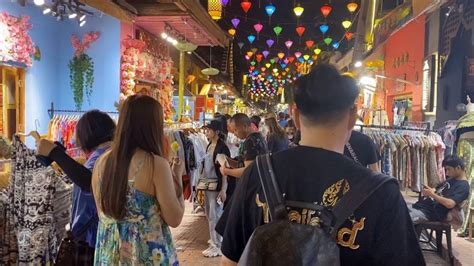 西双版纳星光夜市，美女如云，美食多多，东南亚最大的夜市旅游旅途风光好看视频