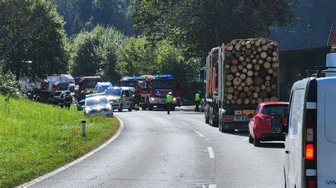 Unfalldrama in Kärnten Autodach und Scheibe durchbohrt Lenkerin