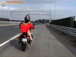 Huge Tits Public Hotntubes Porn