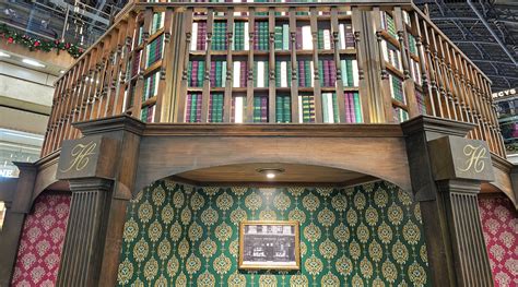 St Pancras Stations Christmas Tree Is A Spiralling Tower Of Books