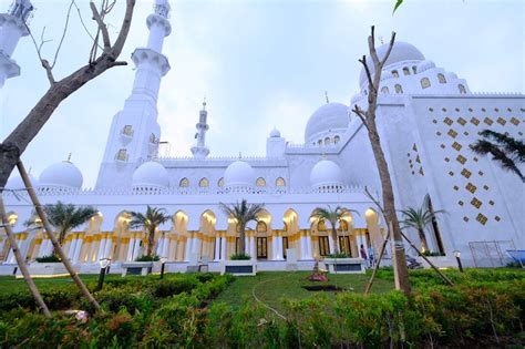 8 Potret Megahnya Masjid Sheikh Zayed Solo Bukti Persahabatan Indonesia Dan Uni Emirat Arab