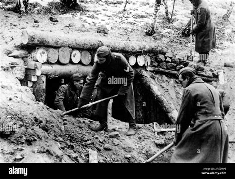 Deutsche Soldaten Ostfront Bunker Fotos Und Bildmaterial In Hoher