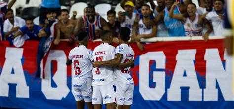 Bahia Vence O Botafogo E Dorme Na Vice Lideran A Do Brasileir O Ol Bahia