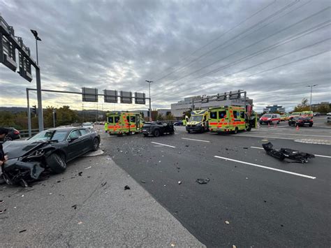 Volketswil Zh Unfall Waro Kreuzung Kind Und Weitere Personen Im Spital