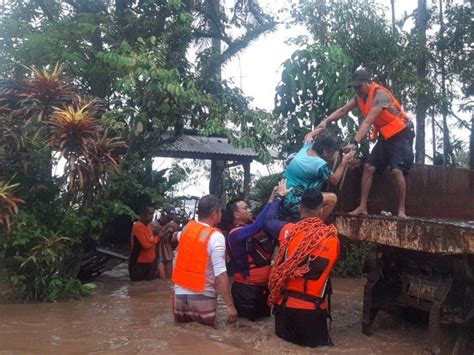 Inunda Es Nas Filipinas Provocam Pelo Menos Mortos