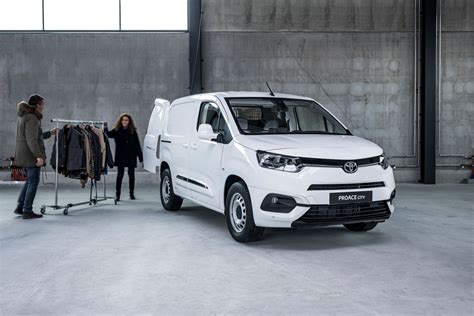 Toyota Proace City Technische Daten Maße Innenraum carwow de