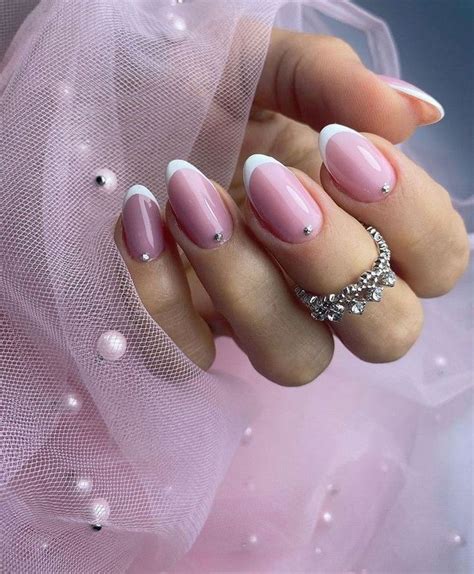 Micro French Nails So Elegant Sieht Der Neue Nageltrend Aus French