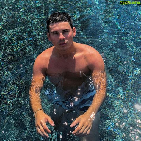 kresh wiki biography age gallery spouse