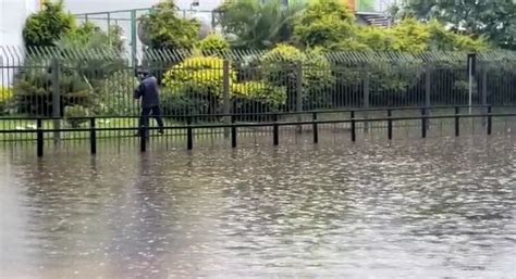 Chuva Causa Alagamentos Em Ruas E Avenidas De Porto Alegre Rio Grande