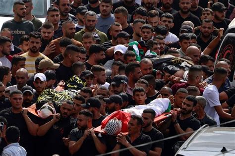 Cisjordanie Cinq Palestiniens Tués Et Près De Cent Blessés Dans Un