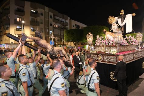 Miles De Devotos Acompa An Al Cristo De La Buena Muerte Y La Virgen De