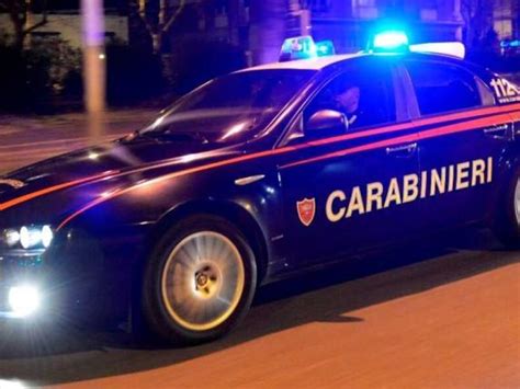 Ubriaco Cerca Di Schiantarsi Con Lauto Per Uccidere Moglie E Figlie