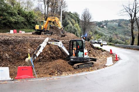 Viabilità Camaiore iniziati i lavori di ampliamento tornante sulla SP1