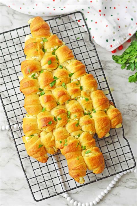 Pull Apart Crescent Roll Christmas Tree