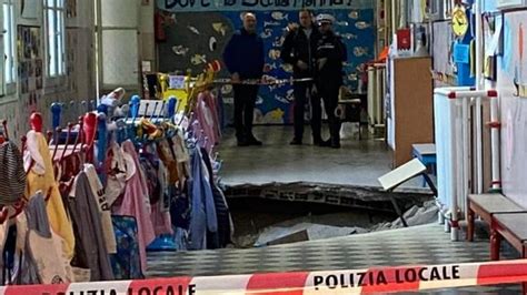 Voragine Nel Corridoio Dellasilo Della Torre A Chiavari Il Sindaco