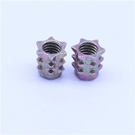 China Customized Threaded Insert Nut Pull Out Strength Wood