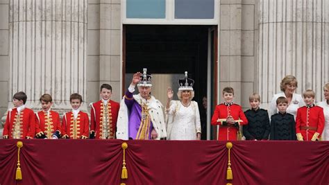 Replay Couronnement De Charles Iii Le Roi Charles Iii Et La Reine