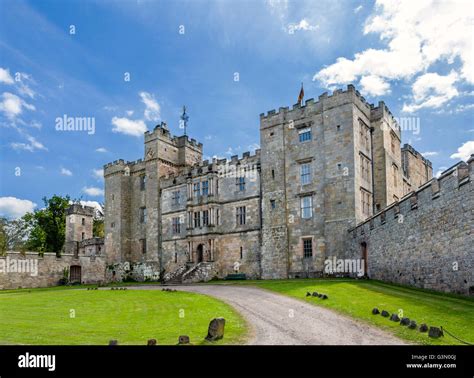 Chillingham Castle High Resolution Stock Photography And Images Alamy