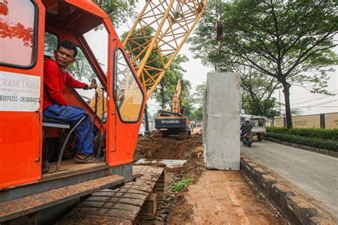 Pembangunan Saluran Air Di Jalan I Gusti Ngurah Rai Klender Capai Persen