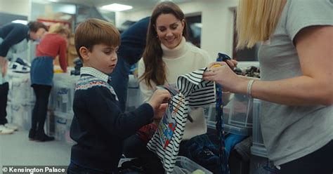 Prince George Princess Charlotte And Prince Louis Volunteer At A Baby