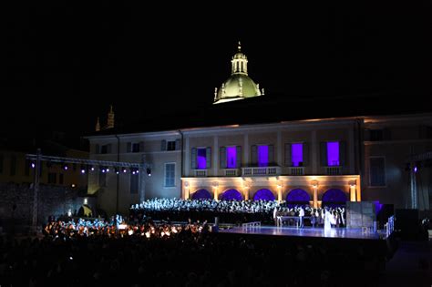 L OPERA PARTECIPATA DAI CITTADINI APRE IL FESTIVAL COMO CITTÀ DELLA