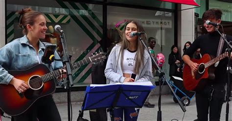 Beautiful 'Hallelujah' Performance from Teen Street Buskers