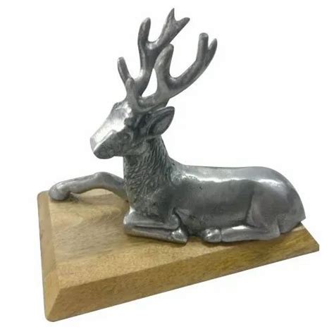 Silver Wood Aluminum Reindeer Statue At Rs 195piece In Moradabad Id