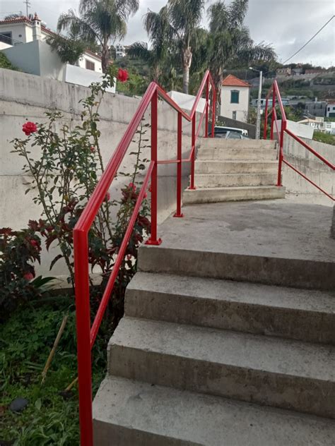 Junta De Freguesia Da Ribeira Brava Coloca Varandins No S Tio Da Fonte