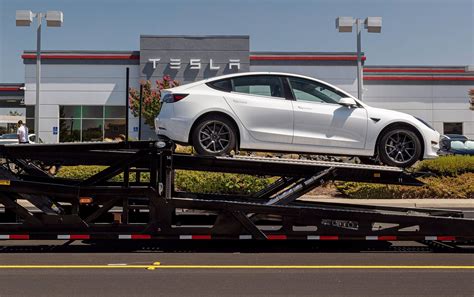 Tesla Recalls Vehicles What Is The Issue Techbriefly