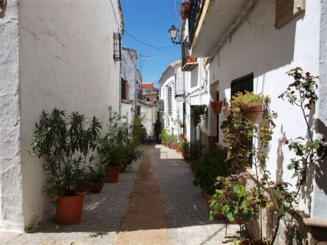 Caminando Por Sierras Y Calles De Andaluc A Iznatoraf Y Sabiote Ja N