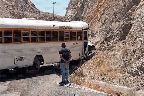 Se Poncha Rutera De Personal Y Choca Contra Cerro