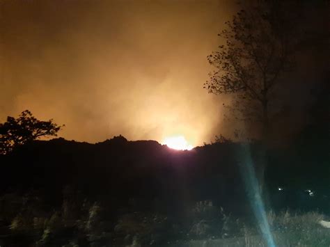 Incendi Sicilia Notte Da Incubo A Scopello Per Un Vasto Rogo