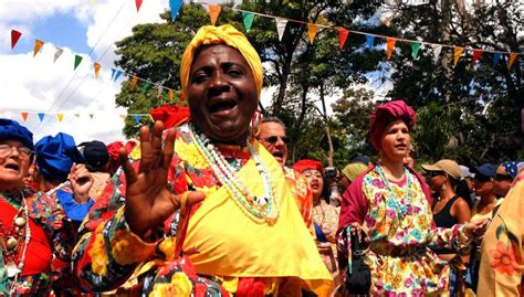 Celebran La Misa Tradicional De Las Madamas En Honor A Isadora Agnes