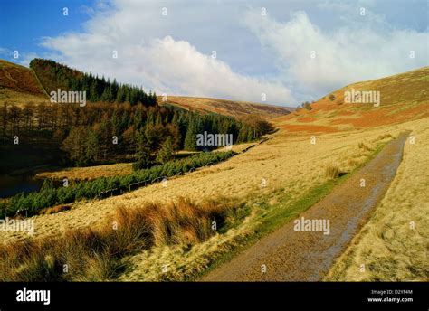 Footpath & Moorland next to Howden Reservoir,Peak District Derbyshire ...