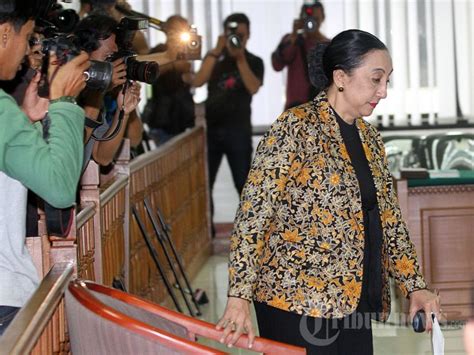 Hakim Maria Farida Bersaksi Dalam Sidang Hambit Bintih Foto 9 972972