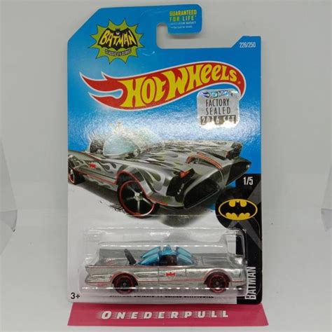 Hot Wheels Batman Series Of Tv Series Batmobile Gold Hcw